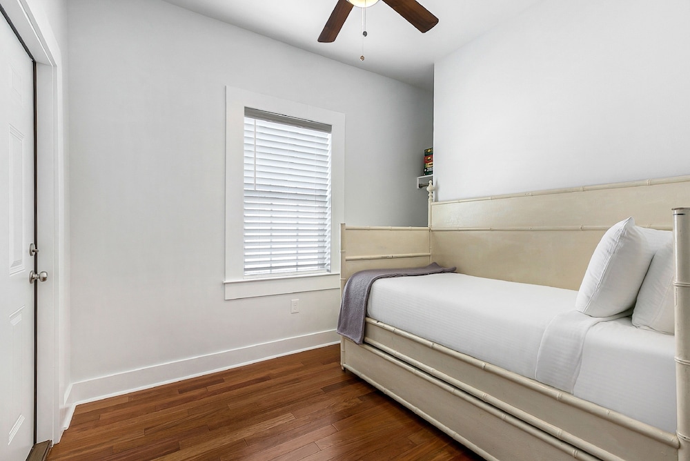 Spacious 5 Bedroom Near Magazine St & Uptown, photo 40