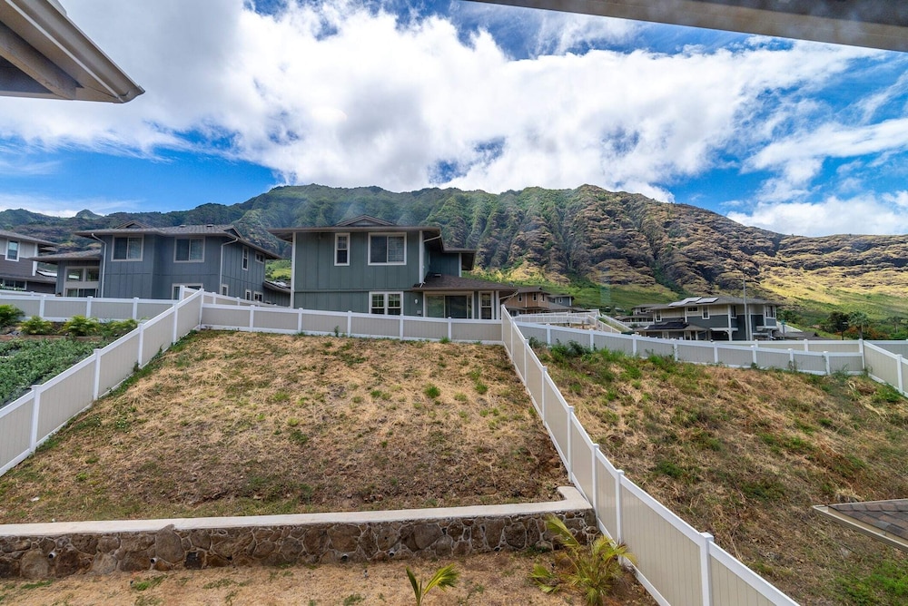 @marbella Lane - Elegant 3BR w/ Marvelous Views