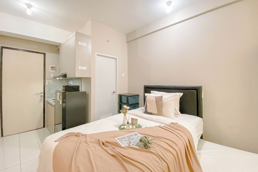 Cozy and Well Furnished Studio Grand Kamala Lagoon Apartment