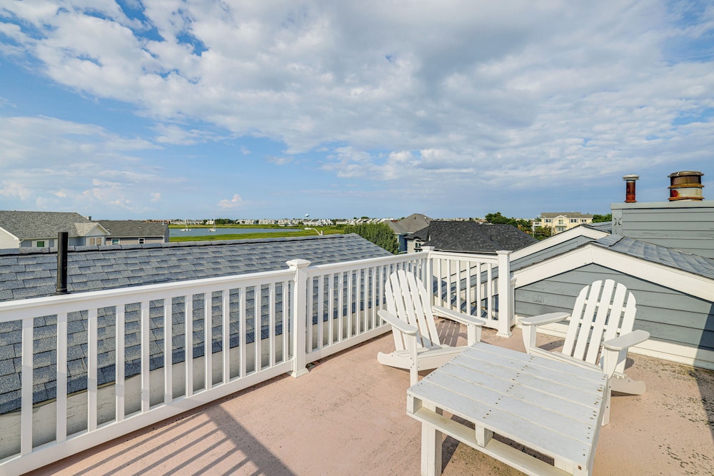 1 Block to Inlet Beach: Brigantine Family Home