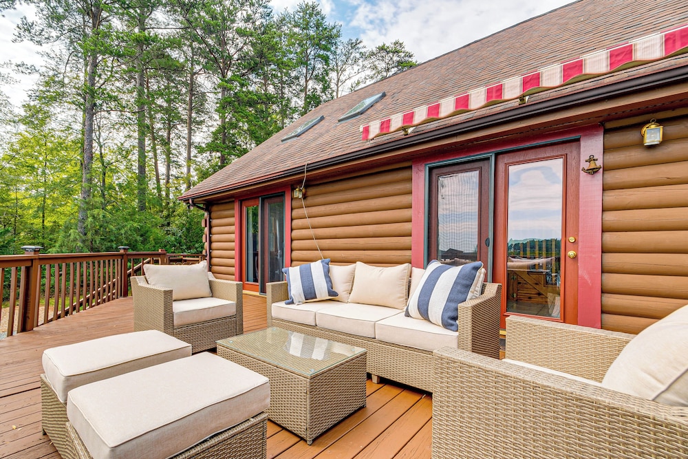 Hyco Lake Escape w/ Deck & Dock: Families Welcome!