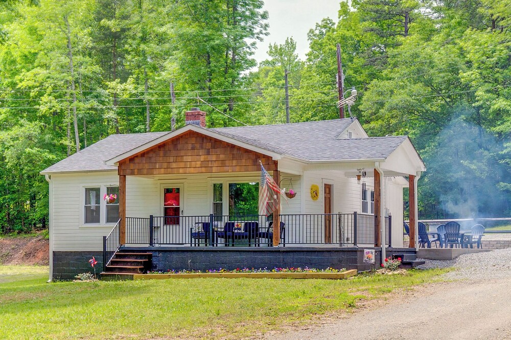 Forest City Home w/ Fire Pit - 3 Mi to Downtown! - Property Image 7