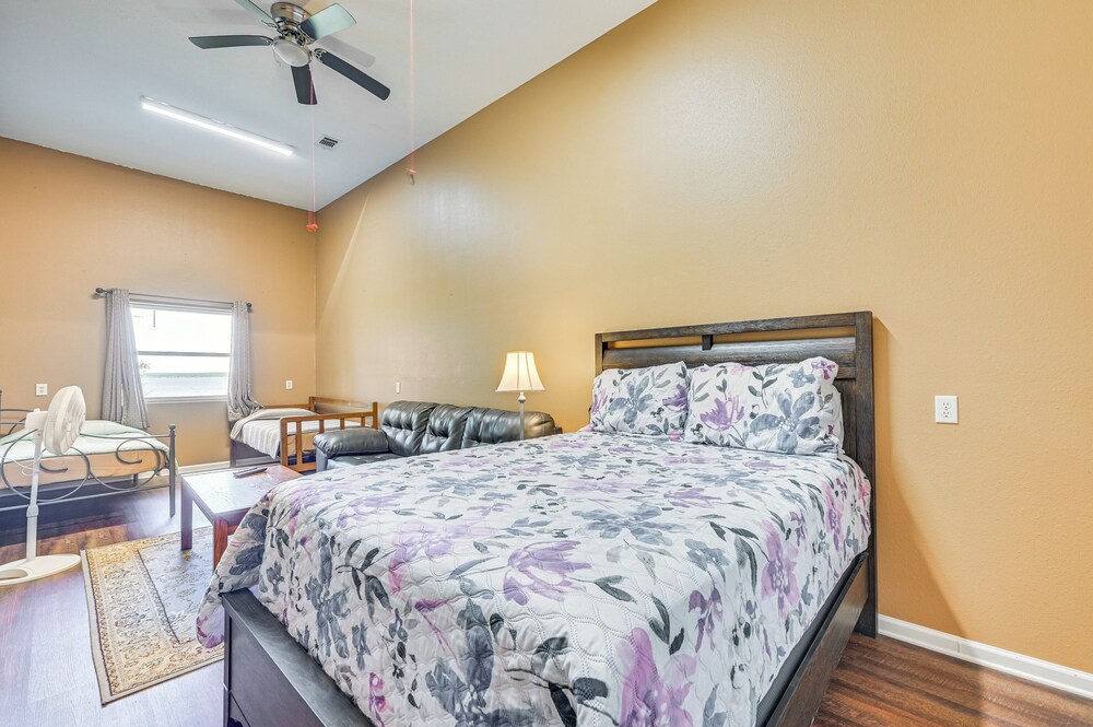 Boat Dock & Hot Tub: Waterfront Home in Milam!