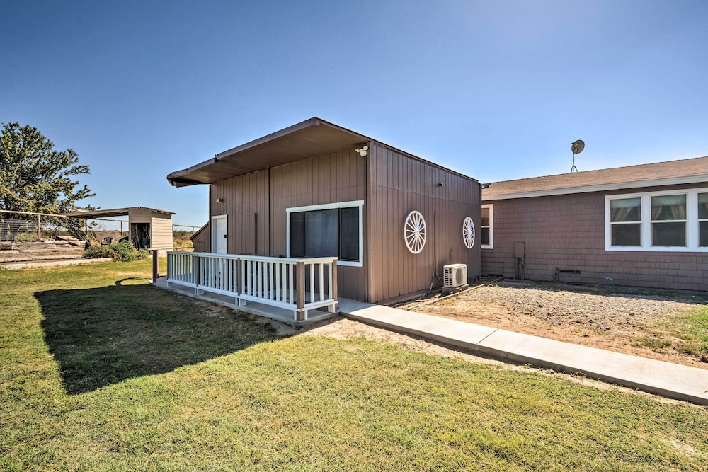 California Countryside Retreat: Pets Welcome! view 2