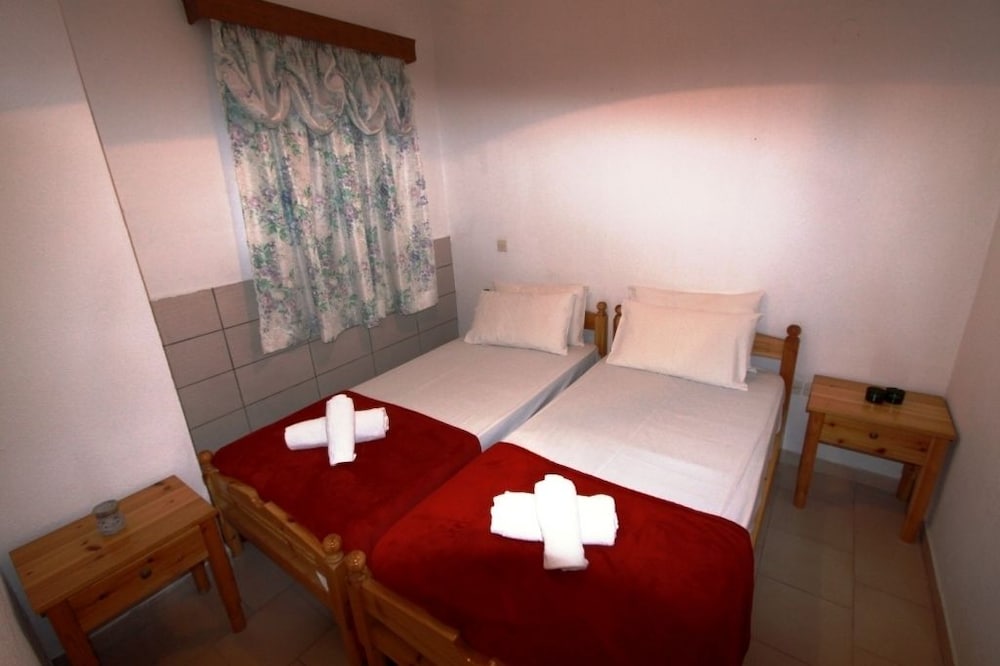 Menigos Type A2R no90 Seaview 2 Bedroom view 3