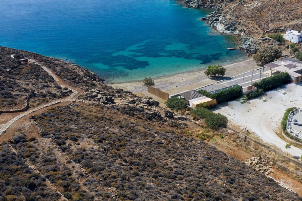 Phos Villas Tinos - Eos Villa Hot Tub Sea View view 3