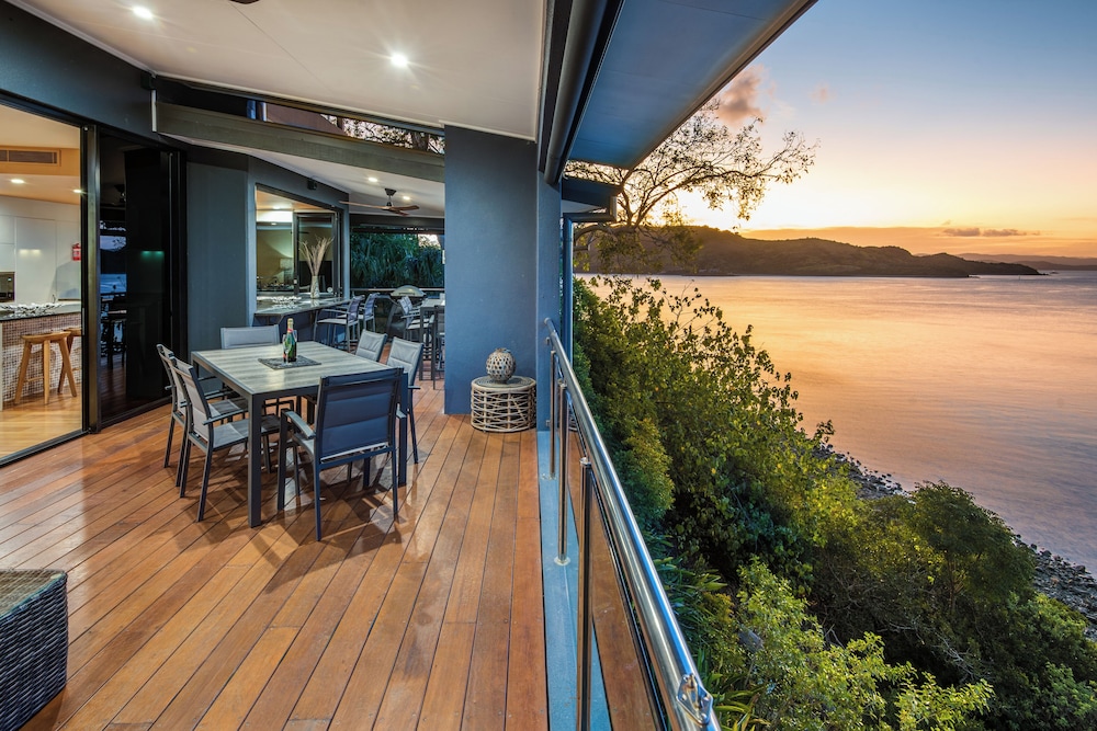 Edge 18 Waterfront Luxury