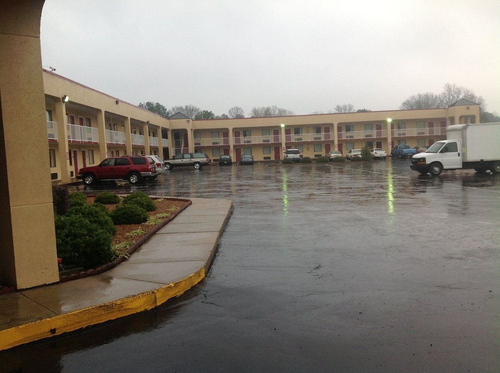 Colonial Inn & Suites /Airport/Graceland, photo 7