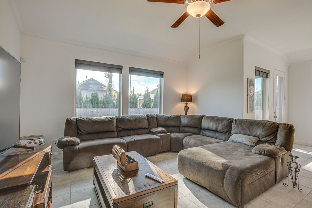 Texas Gem: Home Office Patio, Near Lake Houston - Property Image 6