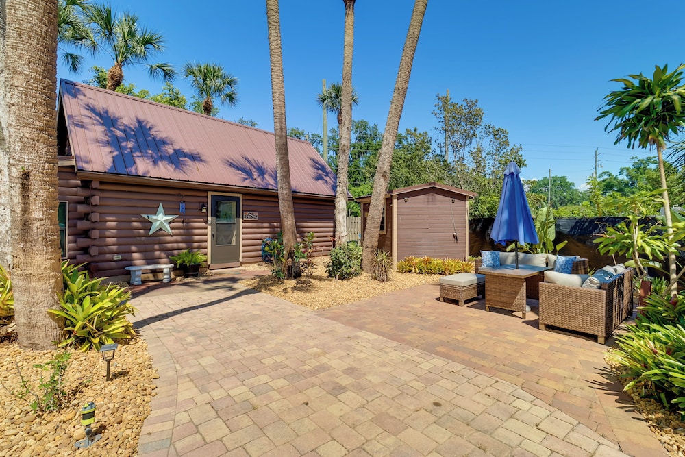 Fish On-site: Okeechobee Cabin w/ Pool Access