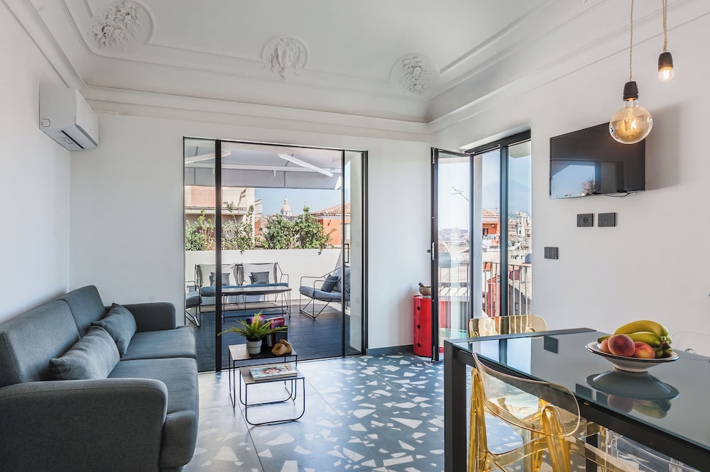 Grimaldi Terrace Apts by Wonderful Italy