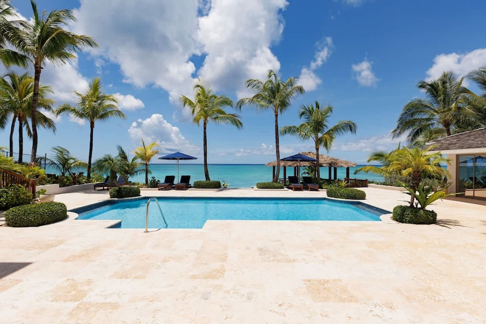 Newly Renovated Notos Cove Villa Property