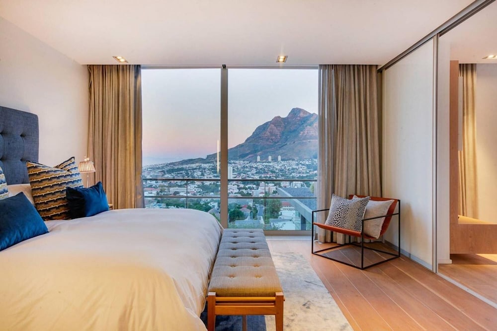 Modern Villa With Rooftop Deck Table Mountain Views Hildene Haven view 2