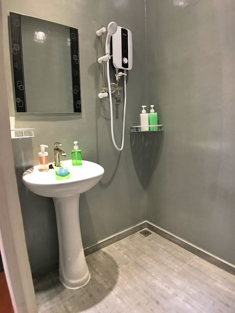 iBook7 - 2 Bedroom Gurney Studio Suite by iBook Homestay