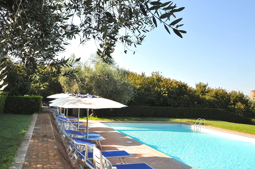 Villa Montecasciano - 8 Sleeps Private Garden