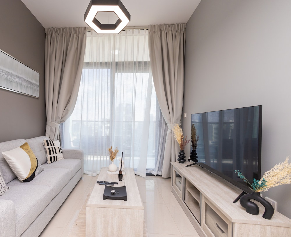 Aya - Aqua Canal/ One-Bedroom Retreat at ZADA Tower