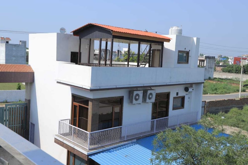 The Taj Mughal Courtyard Homestay