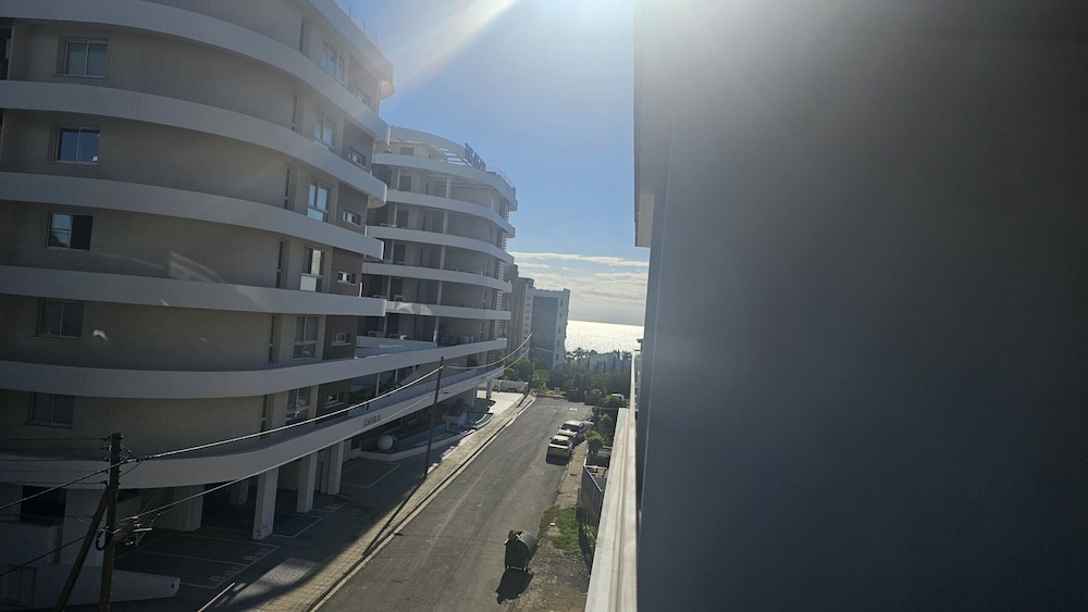 86 LCA - Stay Mackenzie Beach Luxurious Studio