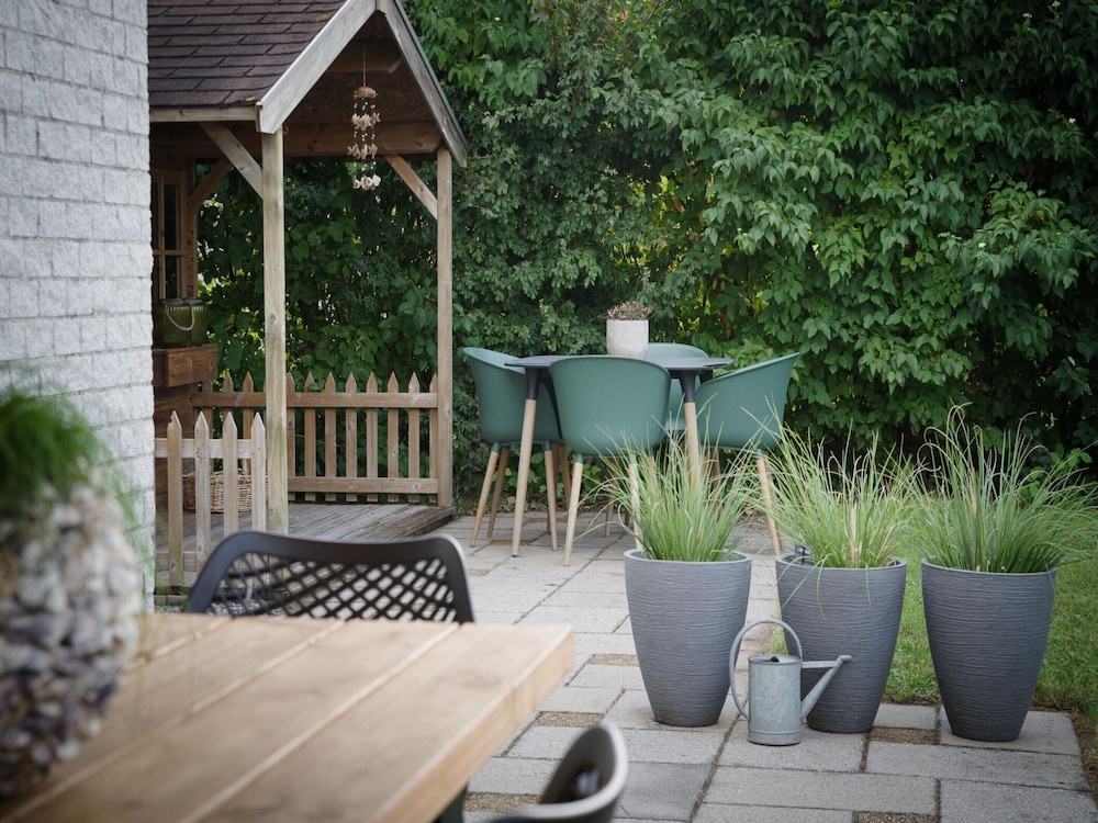 Holiday Home in Quiet Park With Garden