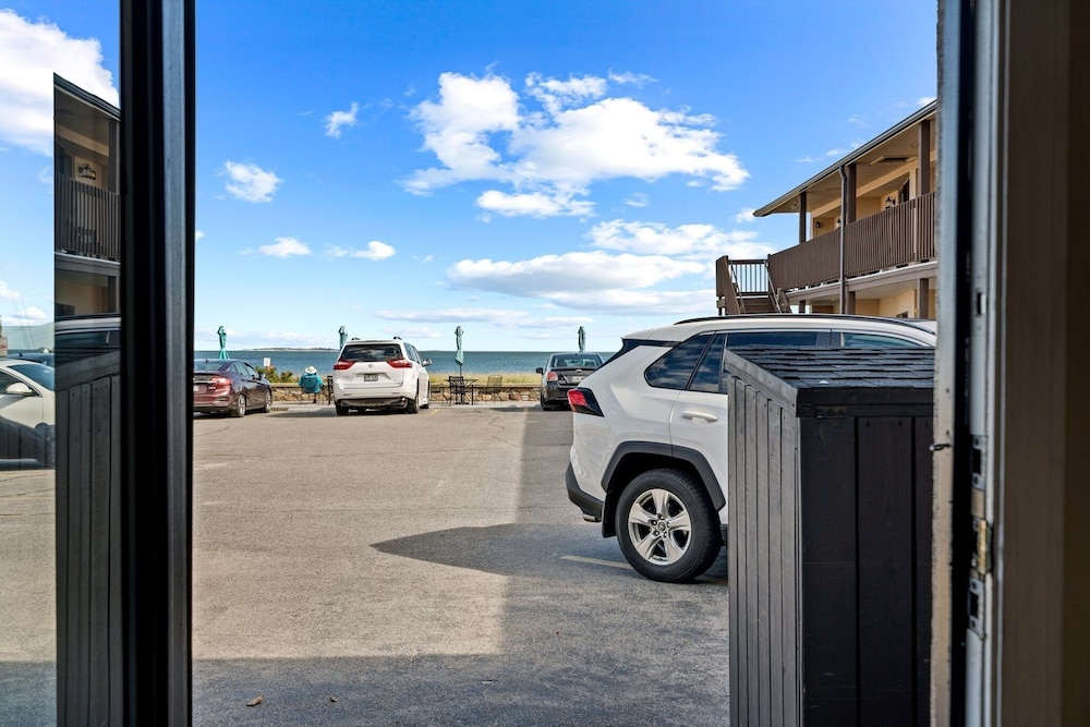 Beachfront Bliss Cozy Studio!