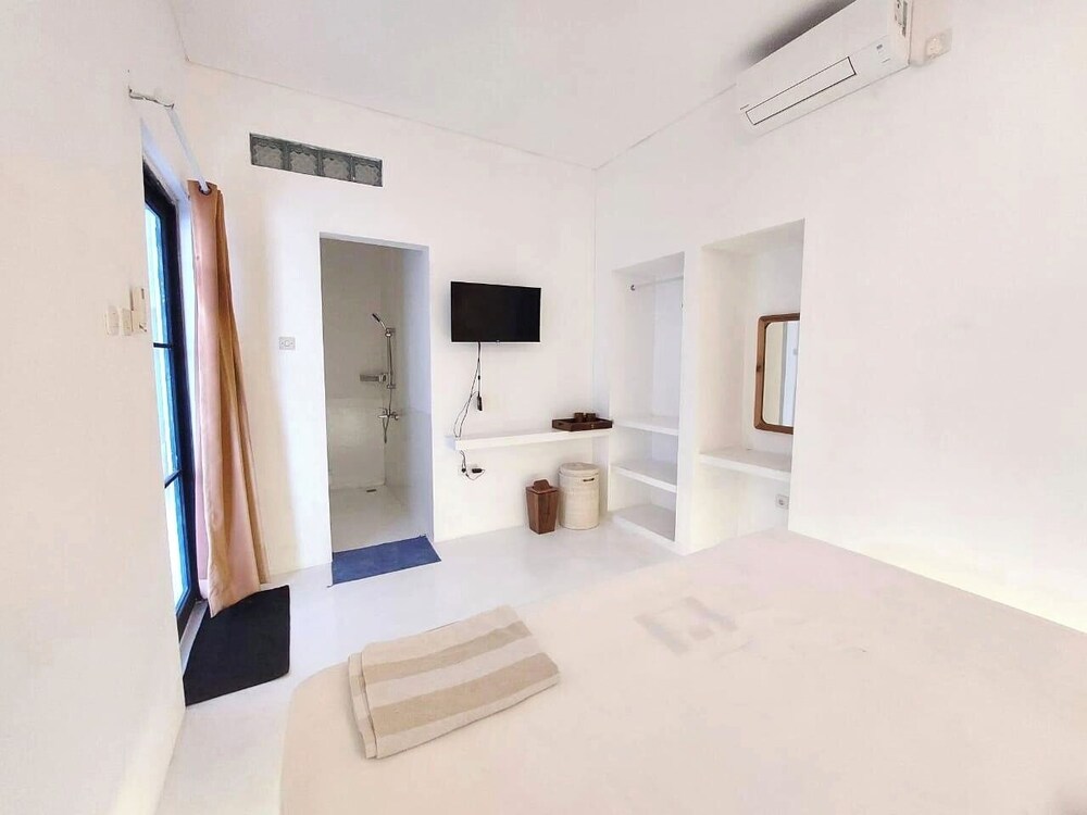 Double D Guesthouse and Villa