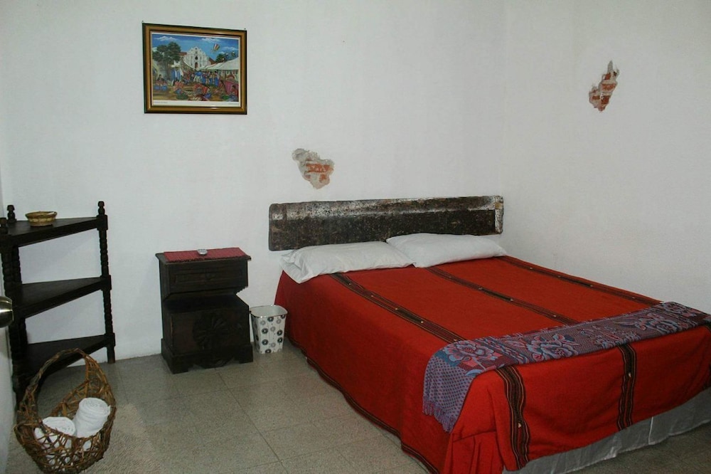 Antigua Guatemala Vacations - La Casa Tiquicia - Hostel - Property Image 3