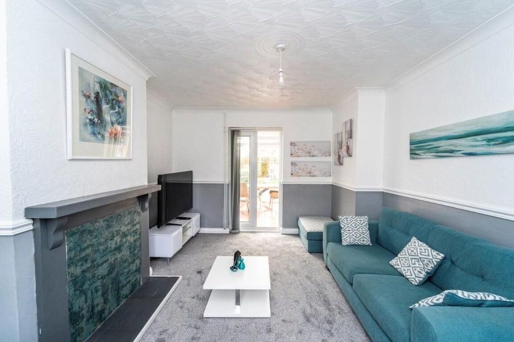 Sunny Lodge in Anstey - Spacious 3 Bedroom Home