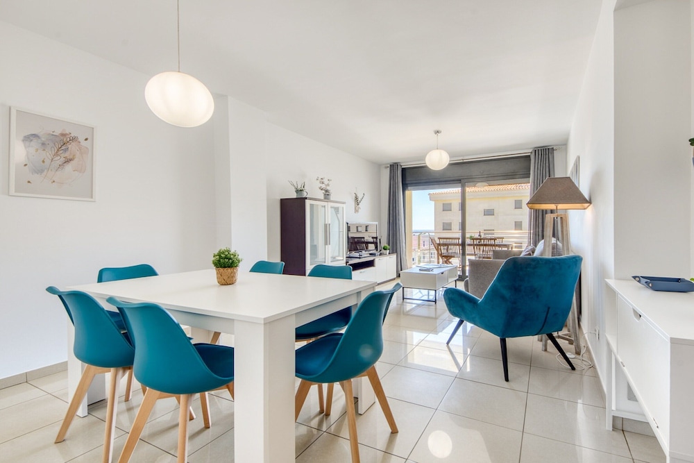 Apartment in Roses Near Sandy Beach