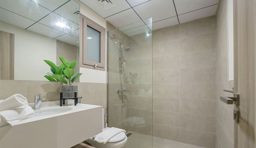 Stylish 2BR With Canal Burj View Near Dubai Mall