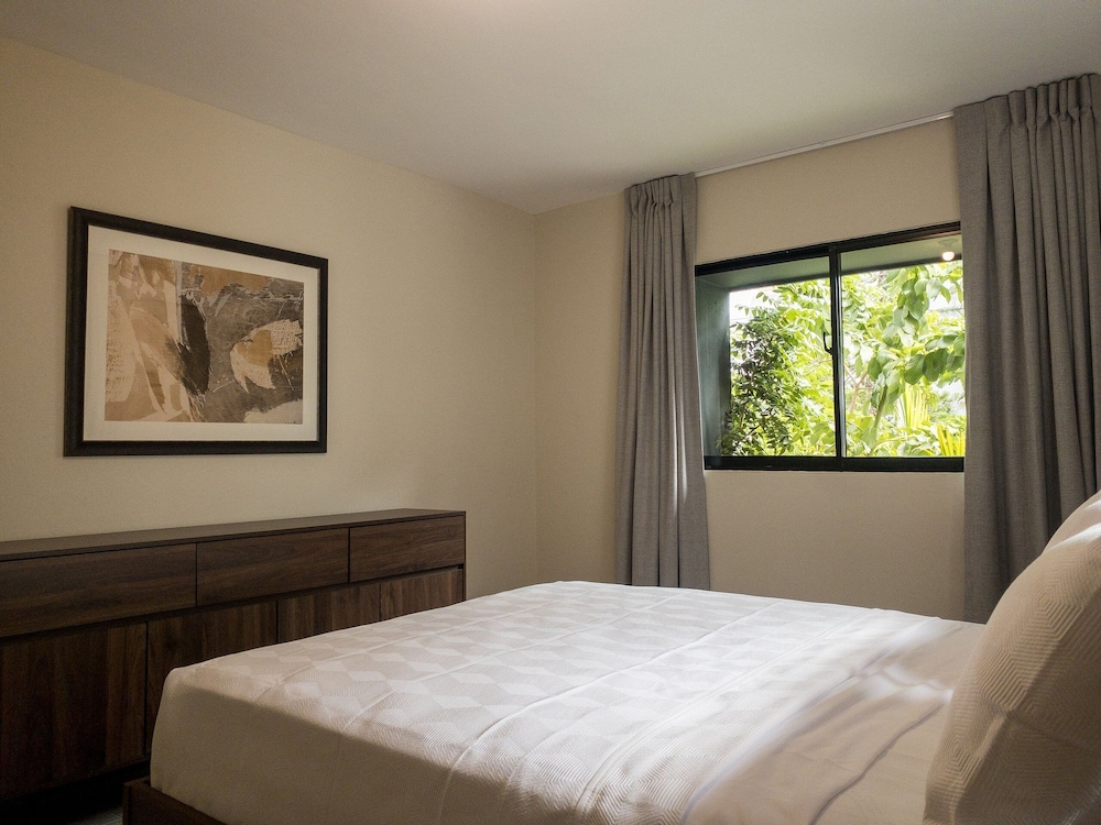 Plaza Colonial Residence By YellowKey