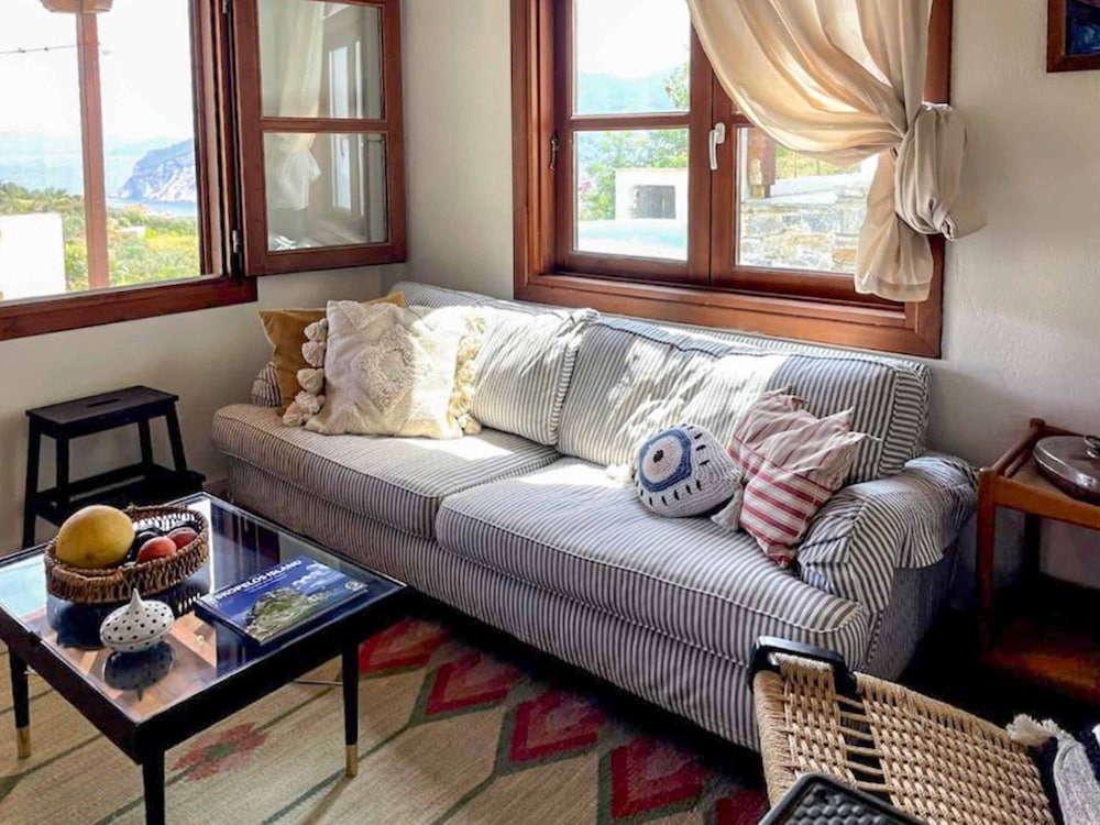 Pergamonto Cottage - Seaview Nest w Private Pool