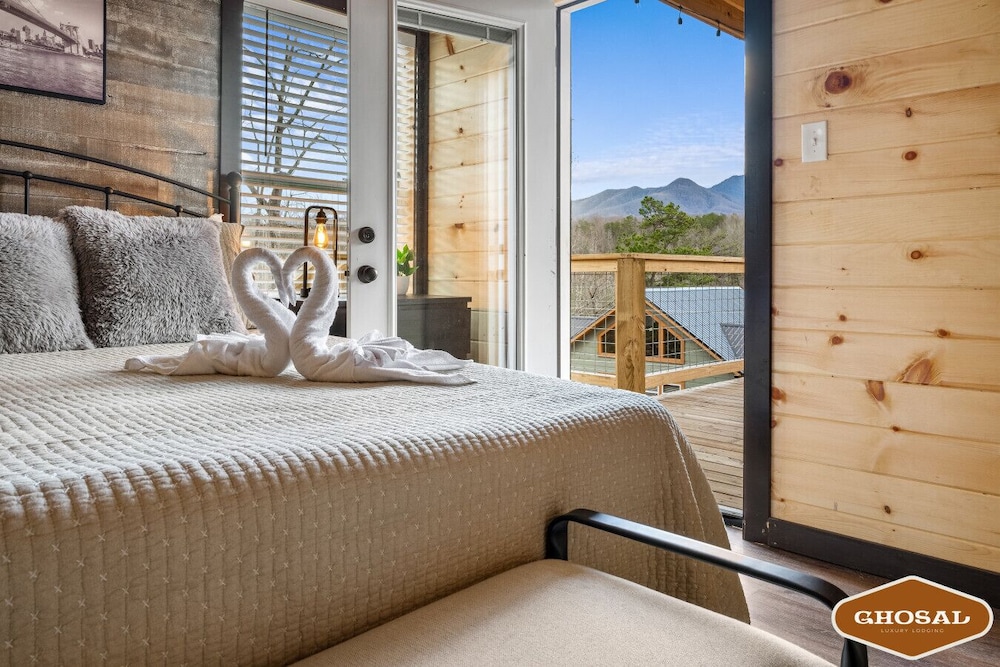 Summit Luxe Resort