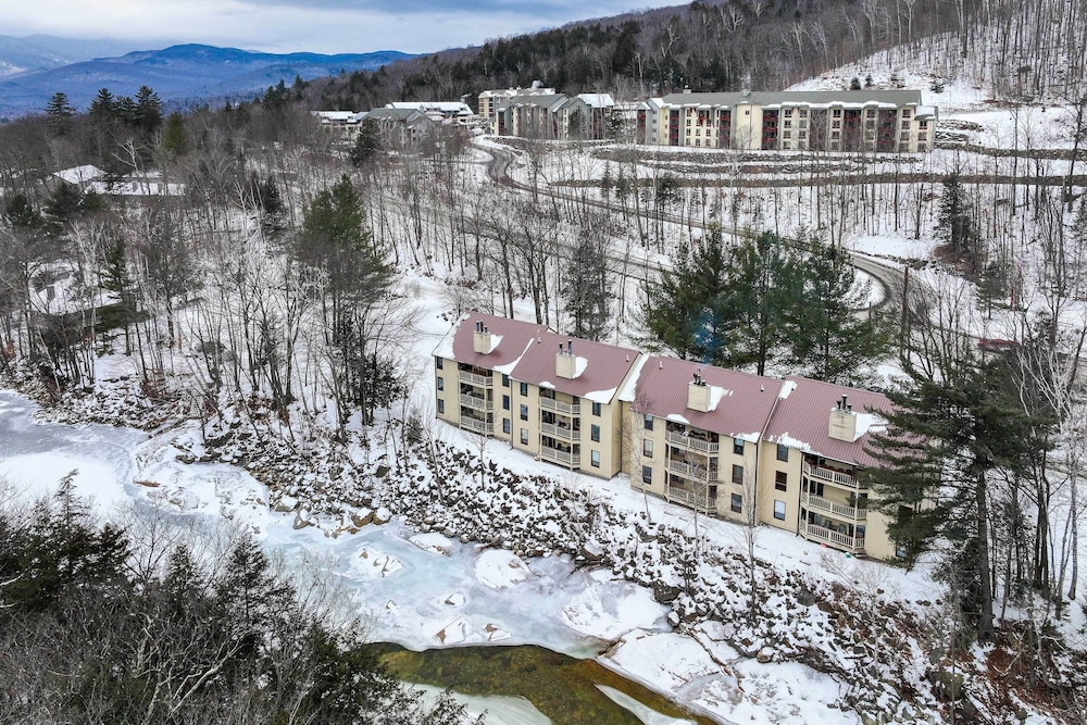 Riverfront Lincoln Condo: 1 Mi to Loon Mountain! view 5