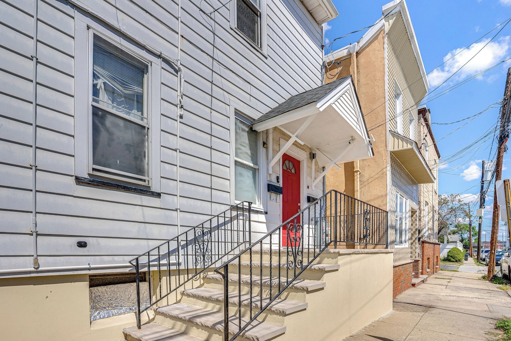 Walkable Location: Pet-friendly Apartment in Lodi!