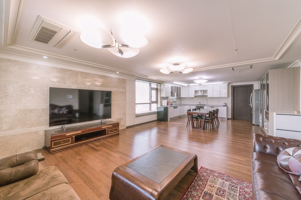 Sejong Party House