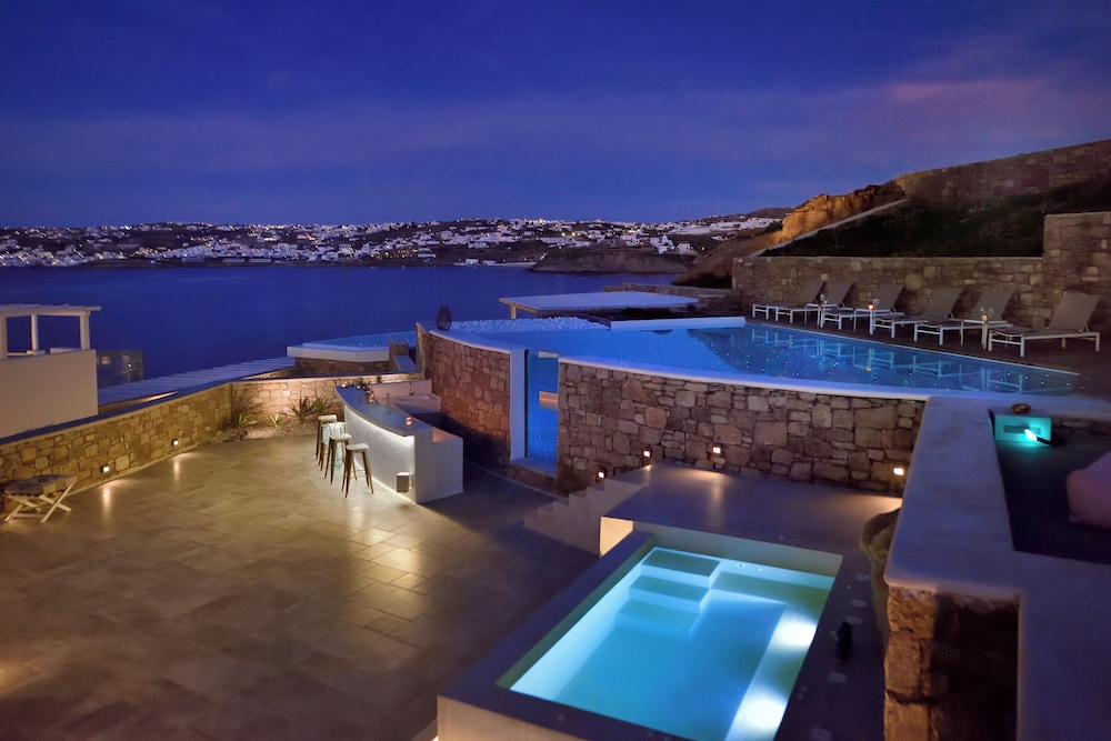 Villa Sapphire 6BR Hot Tub & Pool Ornos