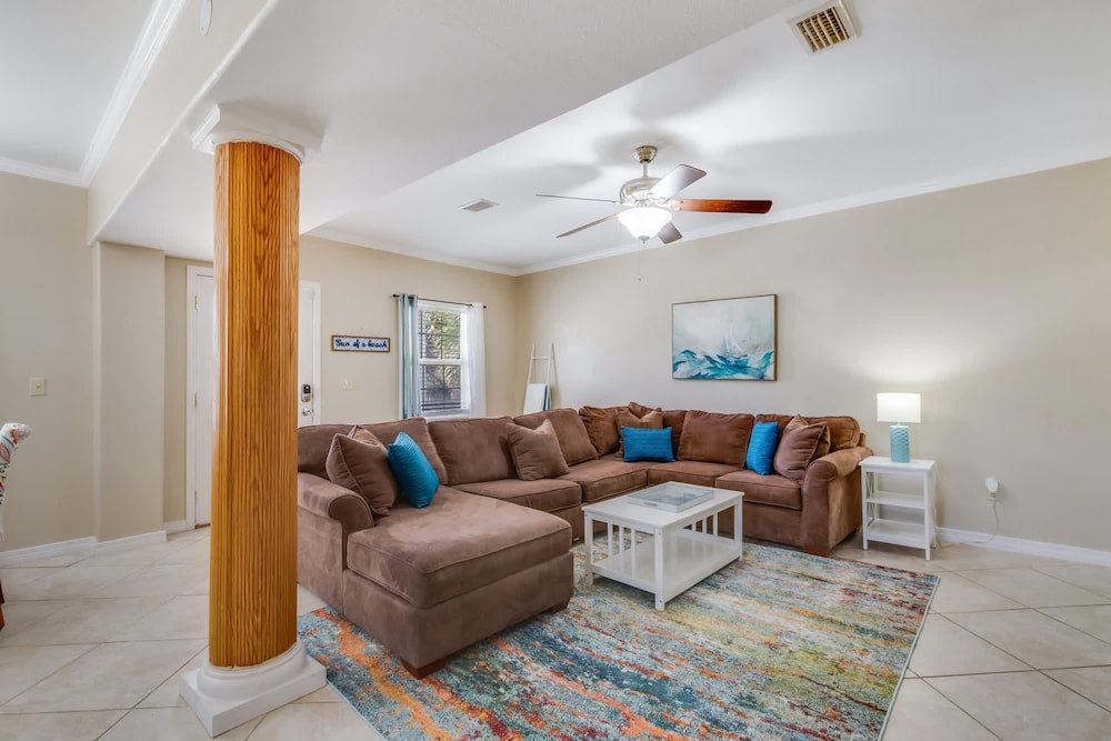 Sel De Vie 6 BR Sleeps 18 dog Friendly