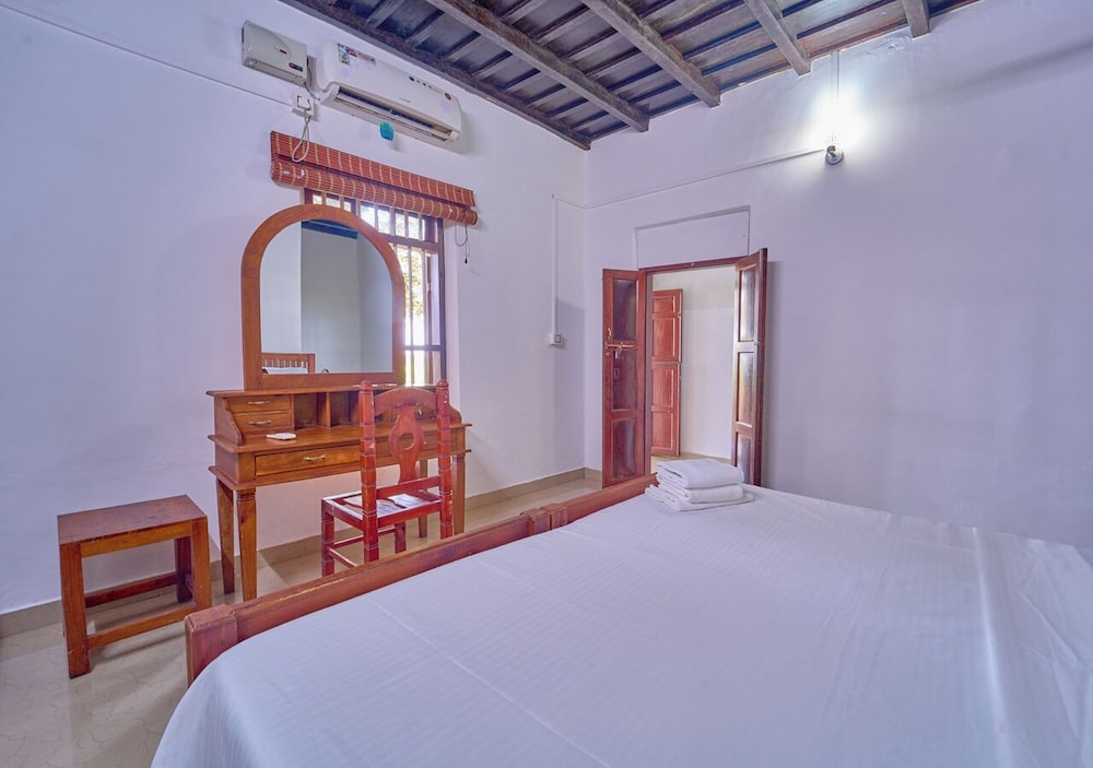 Cotelac Heritage Lake Resort Alleppey