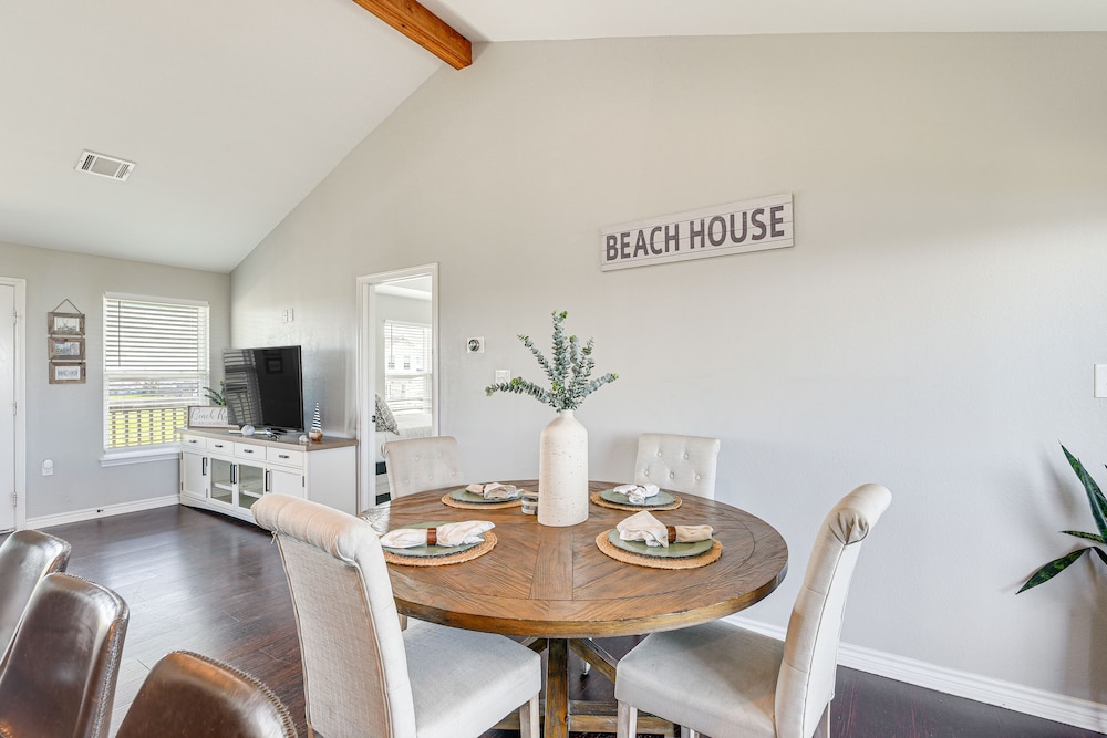 Near Beach Access: Galveston Home w/ Grill & Patio