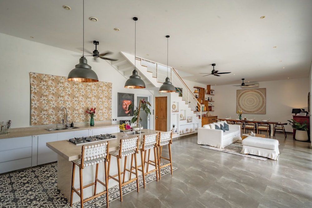 Villa Putih Umalas