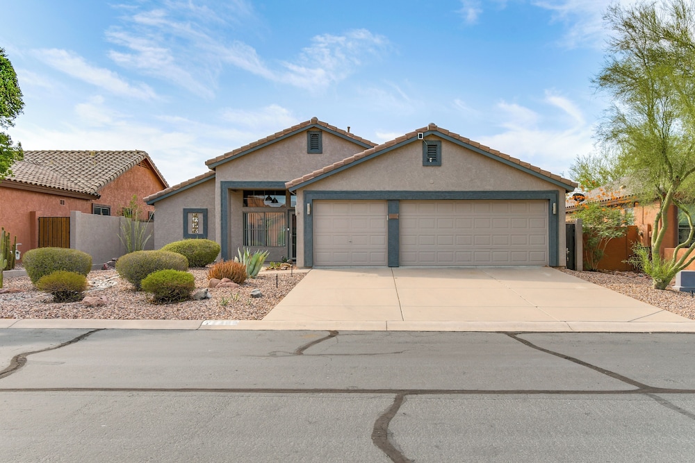 Gold Canyon Superstition Foothills Retreat w/ Pool view 5