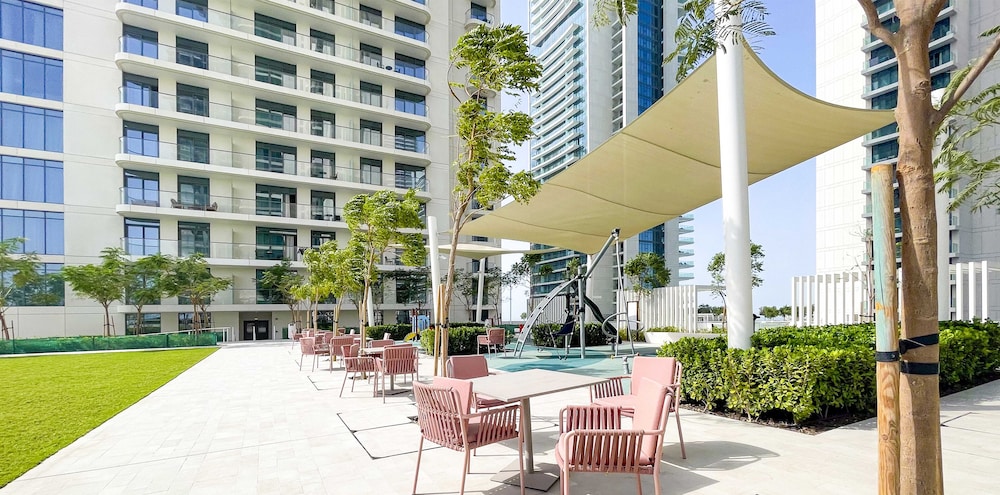 LUX The Marina Vista Beachfront Suite