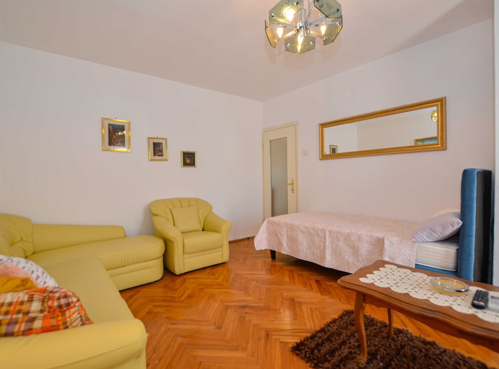 Cozy and Smart Rovinj Apartment With Balcony