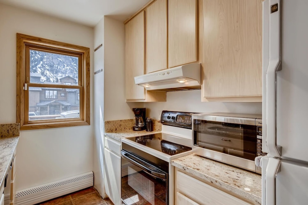 Summit County Vacations - Mount Royal Condos 501 2 Bedroom Condo by RedAwning - Property Image 24