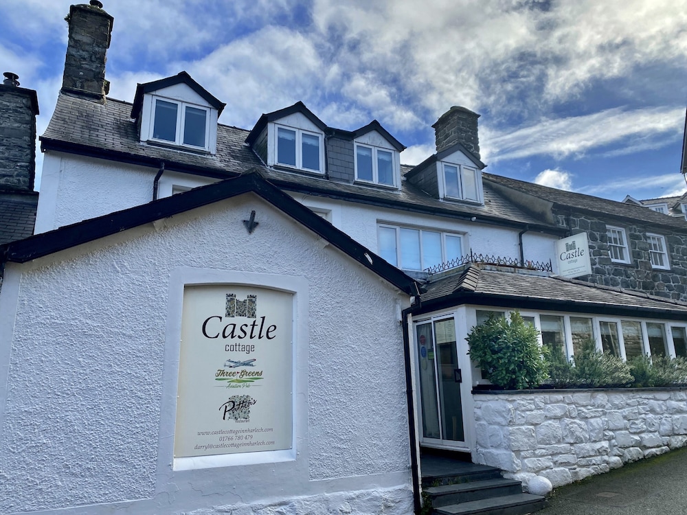 Castle Cottage Inn