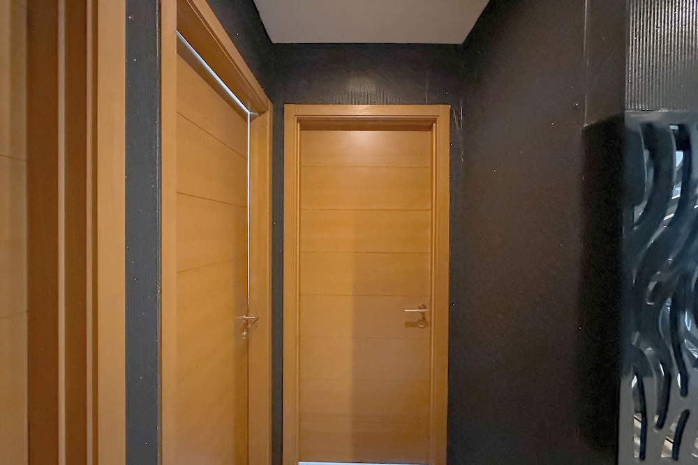 Spacious And Comfortable Living 3Br Apartment At Aryaduta Residence