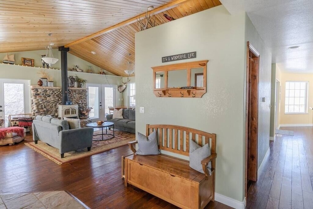 Lone Eagle Haven 3 Bedroom Home