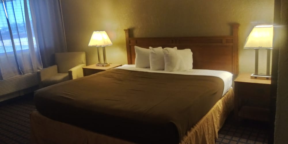 Dodge City Vacations - Silver Spur Vintage Inn  Suites - Property Image 34