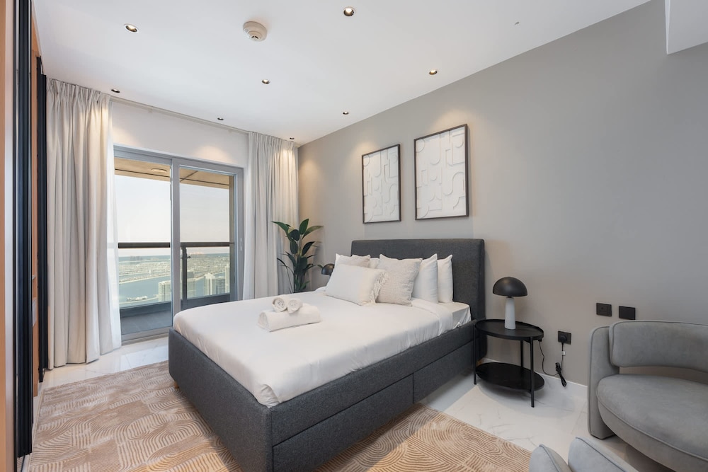 Luxurious 2-bedroom Apartment Perfect for Families in Dubai Marina