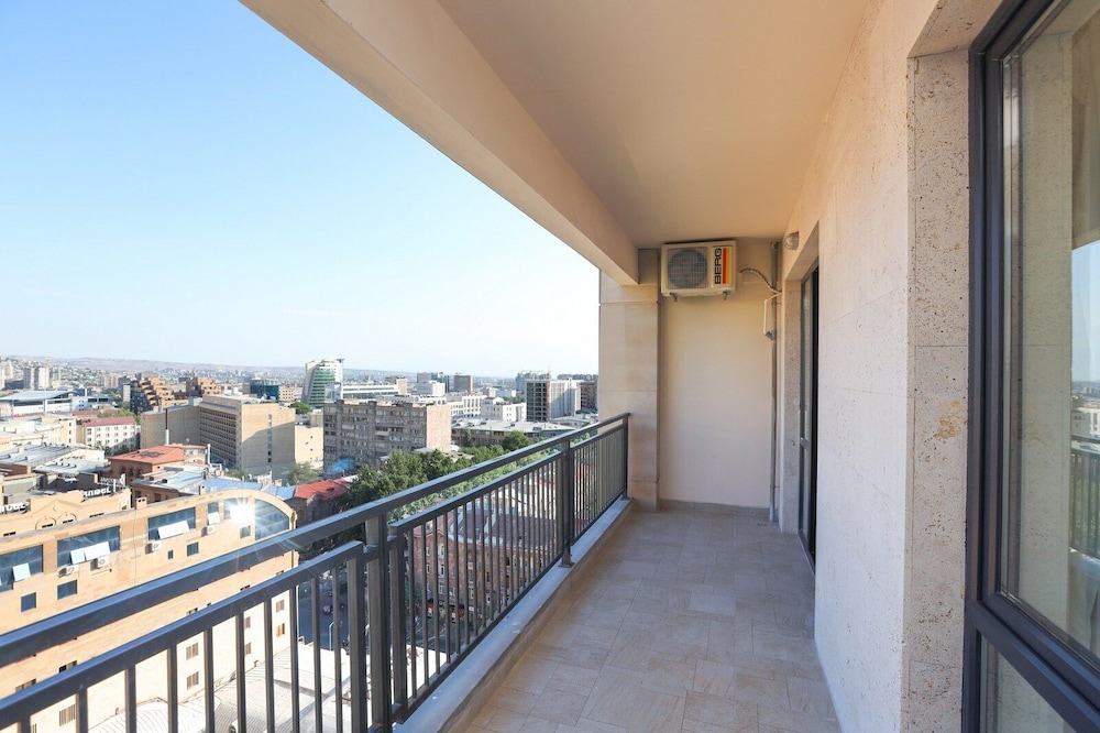 Stay Inn on Koghbatsi Str. 16